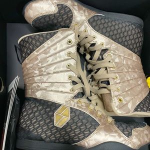 Society Nine women’s boxing shoes size 9!